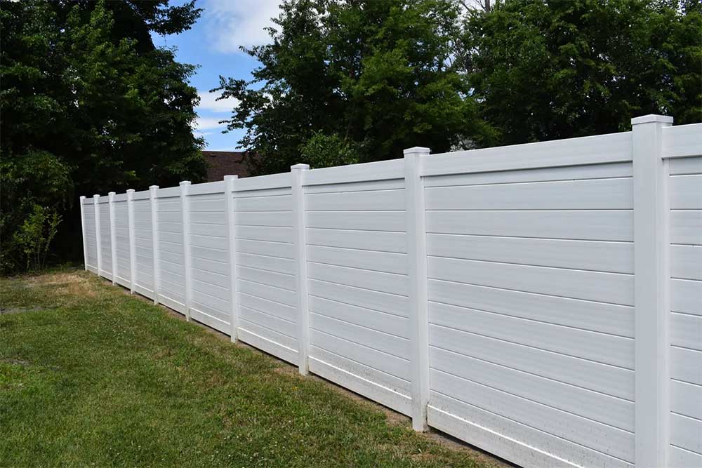 horizontal-vinyl-fence-White